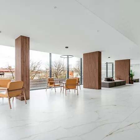 Hostwise - Modern With Rooftop Pool *