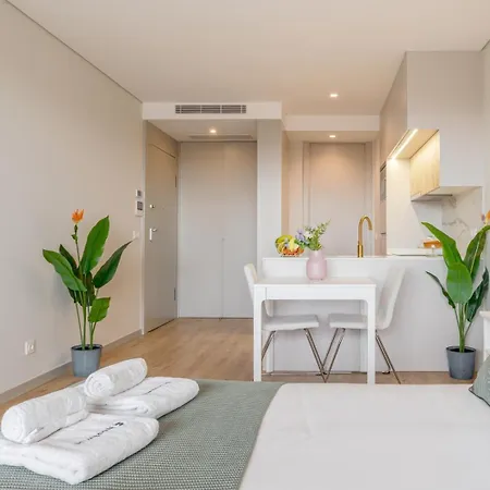 Apartment Hostwise - Modern With Rooftop Pool Vila Nova de Gaia