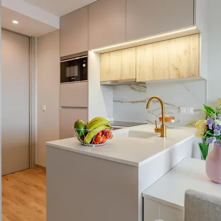 Hostwise - Modern With Rooftop Pool Apartment Vila Nova de Gaia