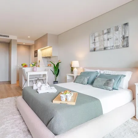 Hostwise - Modern With Rooftop Pool Apartment Vila Nova de Gaia