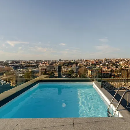 Apartment Hostwise - Modern With Rooftop Pool *