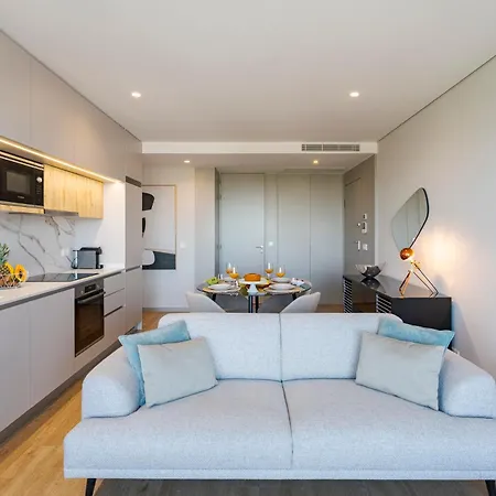 Hostwise - Modern With Rooftop Pool * Vila Nova de Gaia