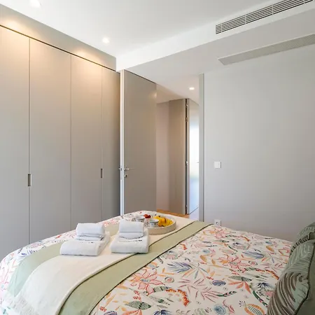 Lejlighed Hostwise - Modern With Rooftop Pool Vila Nova de Gaia
